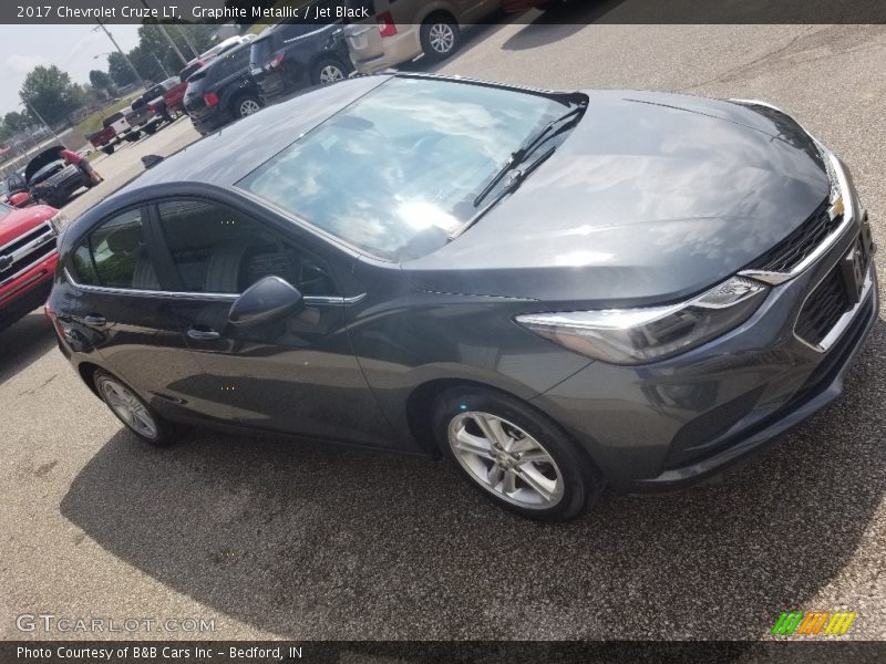 Graphite Metallic / Jet Black 2017 Chevrolet Cruze LT