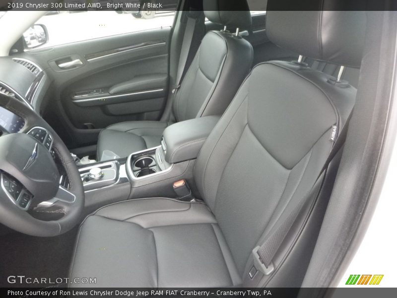 Bright White / Black 2019 Chrysler 300 Limited AWD