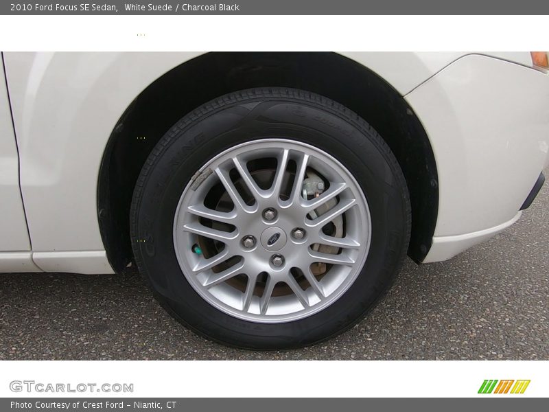 White Suede / Charcoal Black 2010 Ford Focus SE Sedan