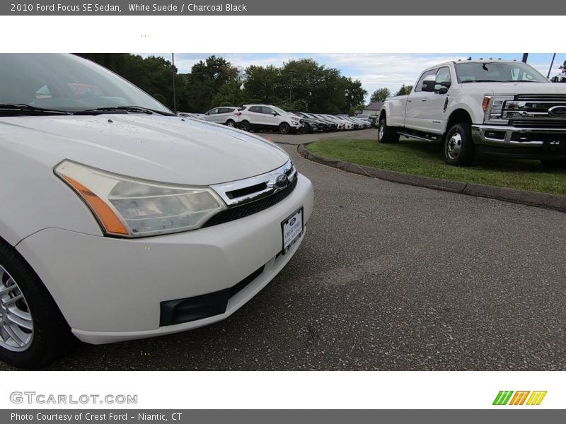White Suede / Charcoal Black 2010 Ford Focus SE Sedan