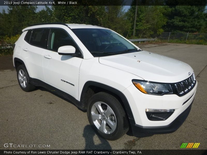 White / Black 2019 Jeep Compass Latitude 4x4