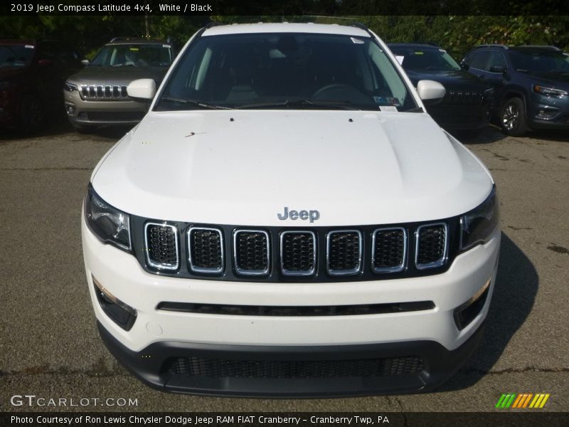 White / Black 2019 Jeep Compass Latitude 4x4