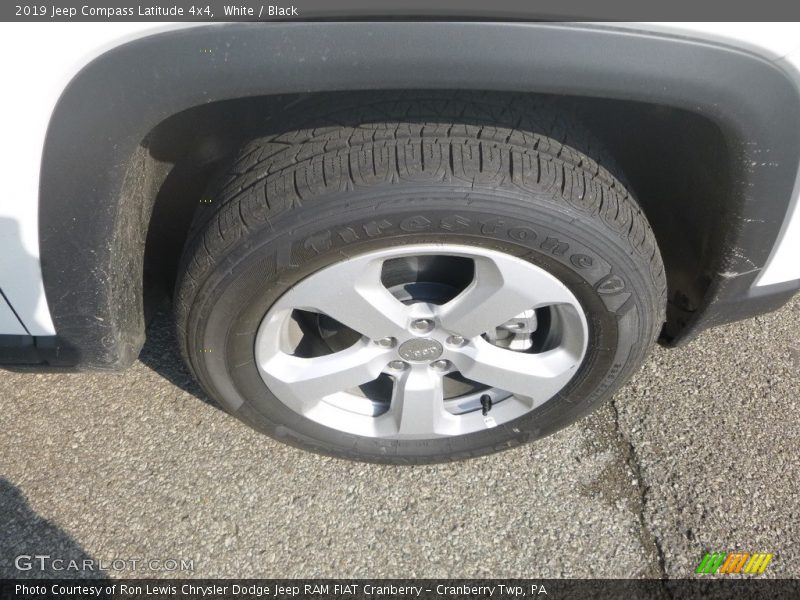 White / Black 2019 Jeep Compass Latitude 4x4