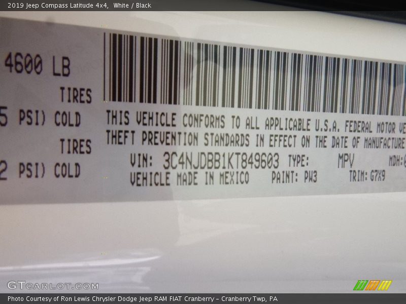 White / Black 2019 Jeep Compass Latitude 4x4