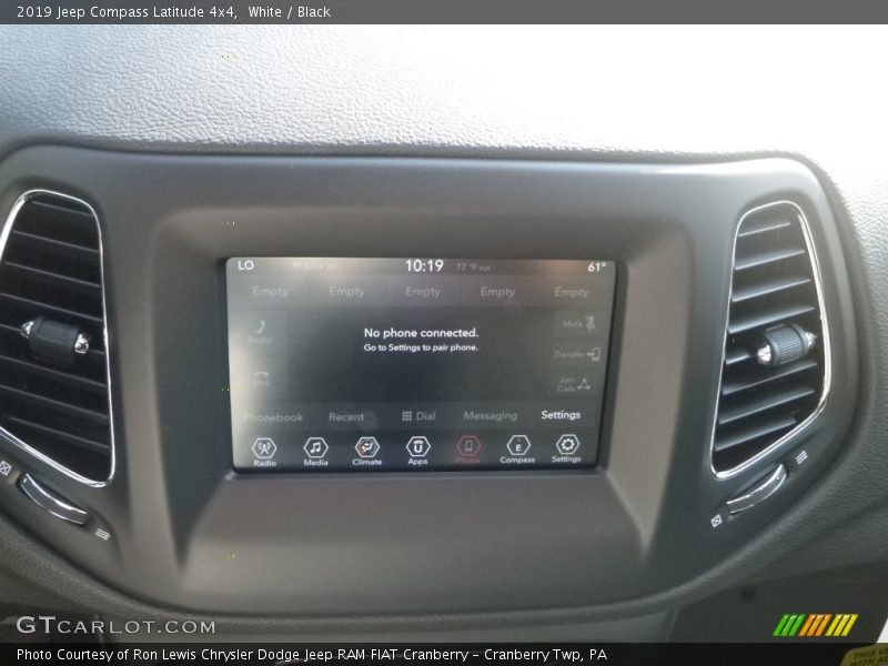 White / Black 2019 Jeep Compass Latitude 4x4