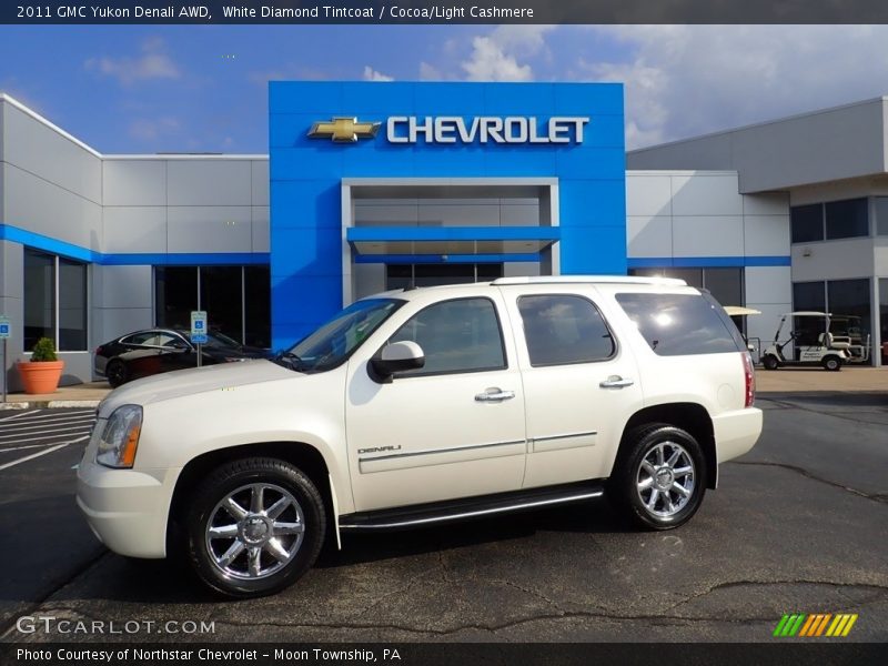 White Diamond Tintcoat / Cocoa/Light Cashmere 2011 GMC Yukon Denali AWD