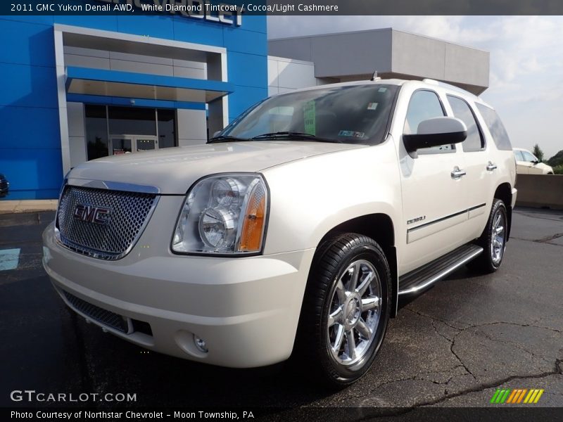 White Diamond Tintcoat / Cocoa/Light Cashmere 2011 GMC Yukon Denali AWD