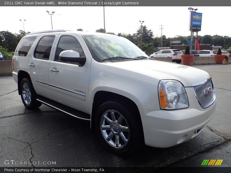 White Diamond Tintcoat / Cocoa/Light Cashmere 2011 GMC Yukon Denali AWD