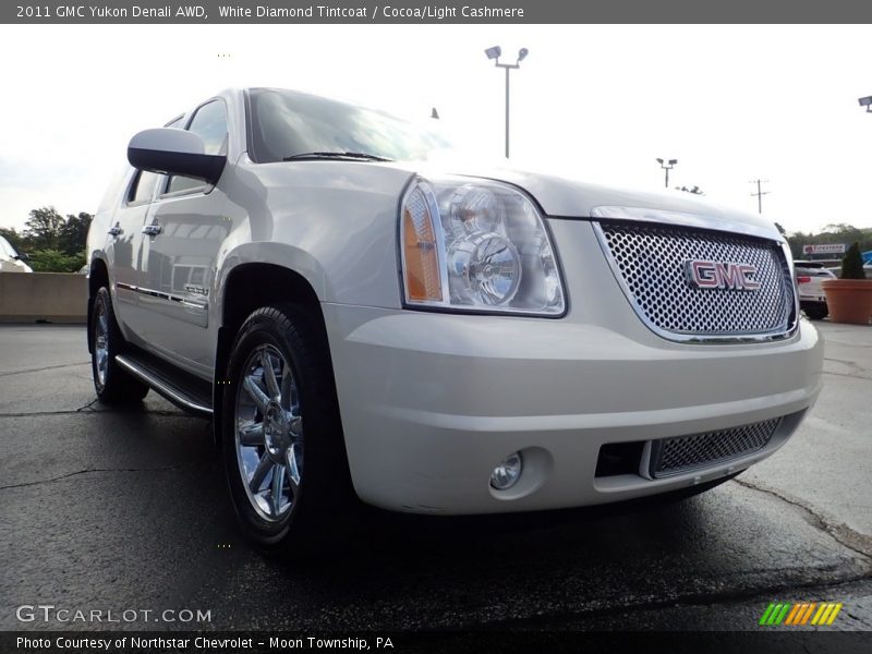 White Diamond Tintcoat / Cocoa/Light Cashmere 2011 GMC Yukon Denali AWD