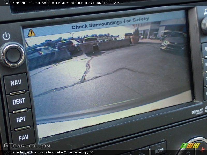 White Diamond Tintcoat / Cocoa/Light Cashmere 2011 GMC Yukon Denali AWD