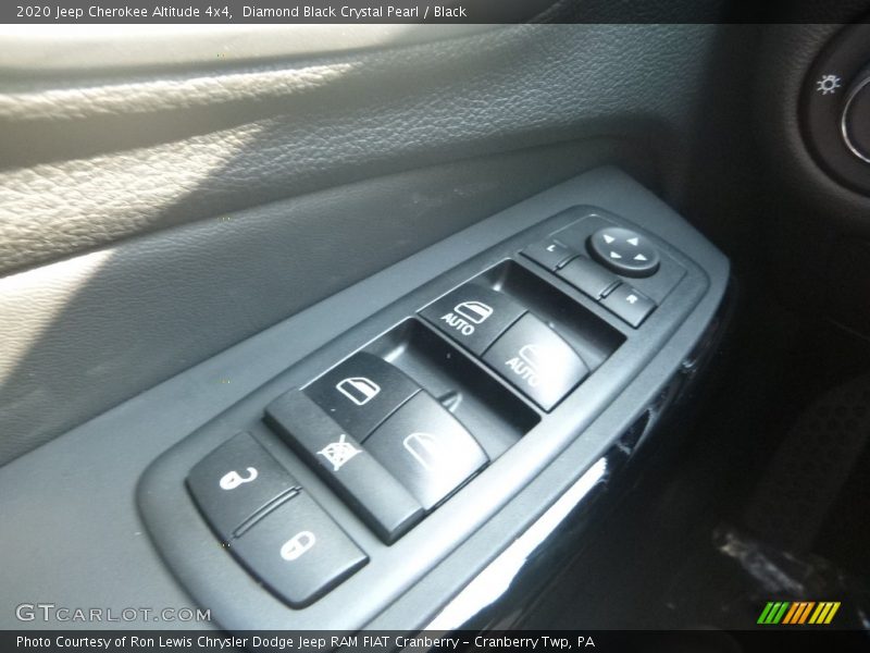 Diamond Black Crystal Pearl / Black 2020 Jeep Cherokee Altitude 4x4