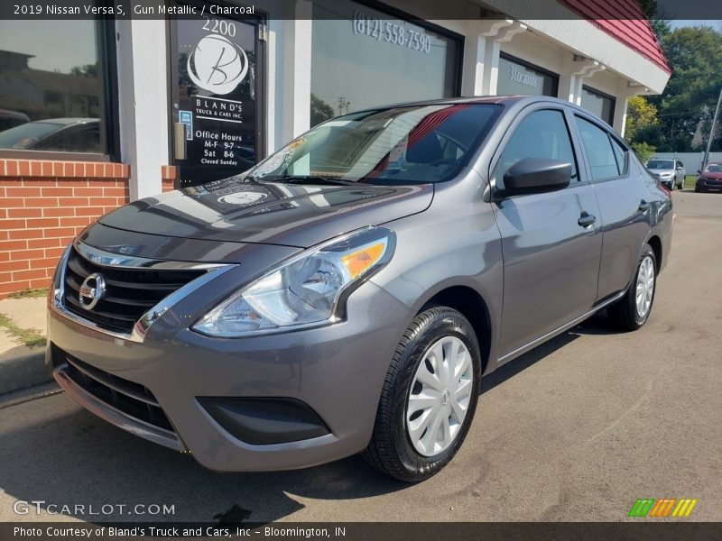 Gun Metallic / Charcoal 2019 Nissan Versa S