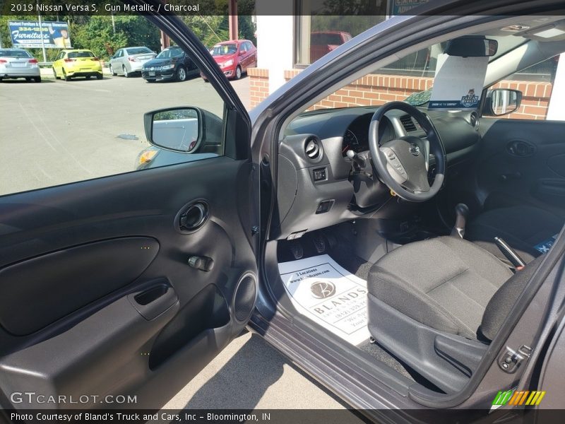 Gun Metallic / Charcoal 2019 Nissan Versa S