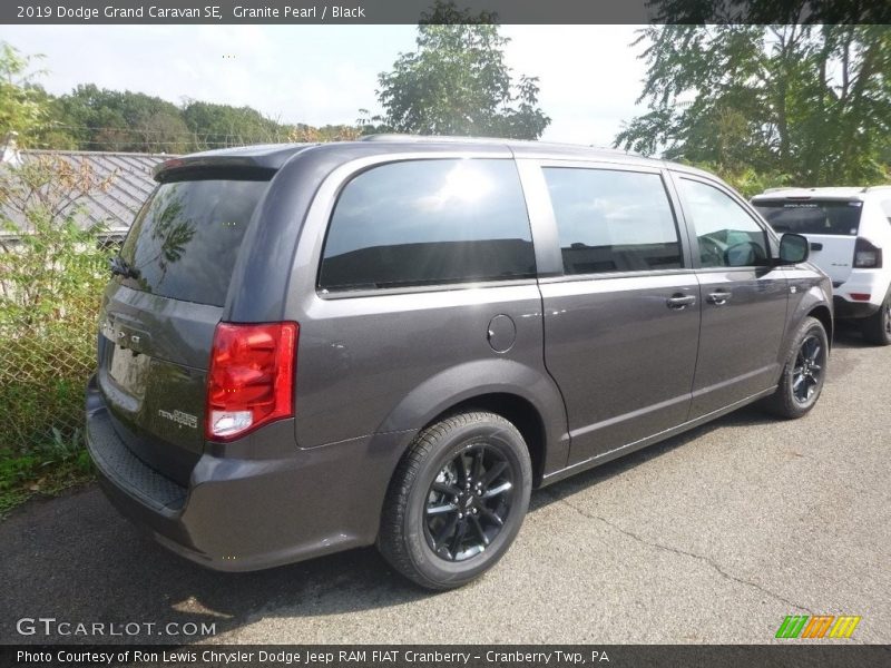 Granite Pearl / Black 2019 Dodge Grand Caravan SE