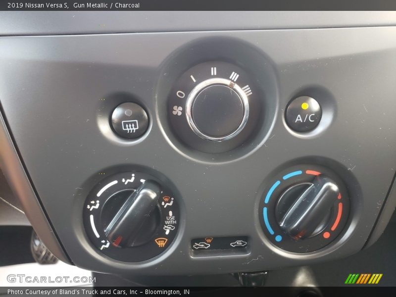 Gun Metallic / Charcoal 2019 Nissan Versa S