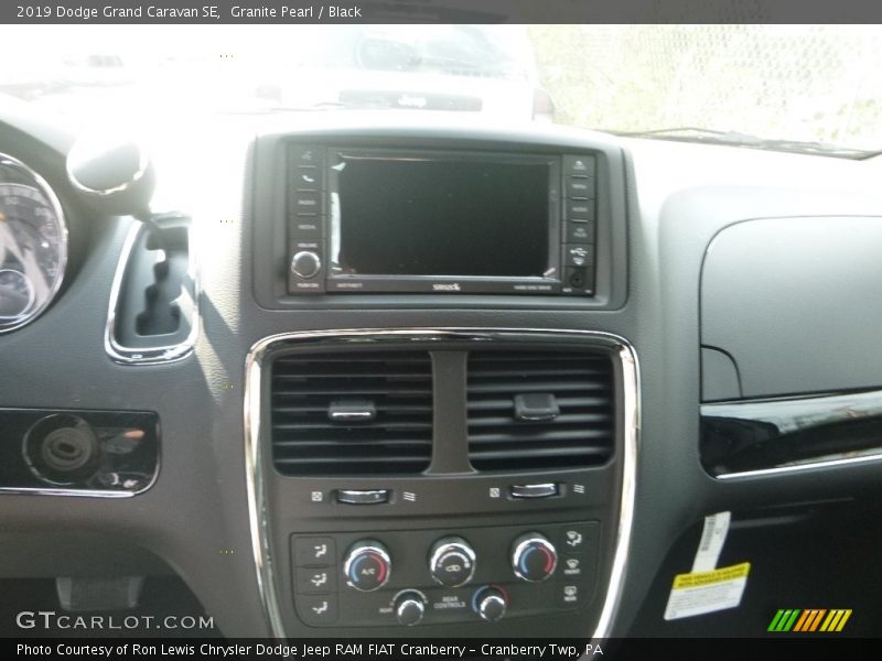 Granite Pearl / Black 2019 Dodge Grand Caravan SE