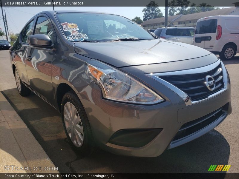 Gun Metallic / Charcoal 2019 Nissan Versa S
