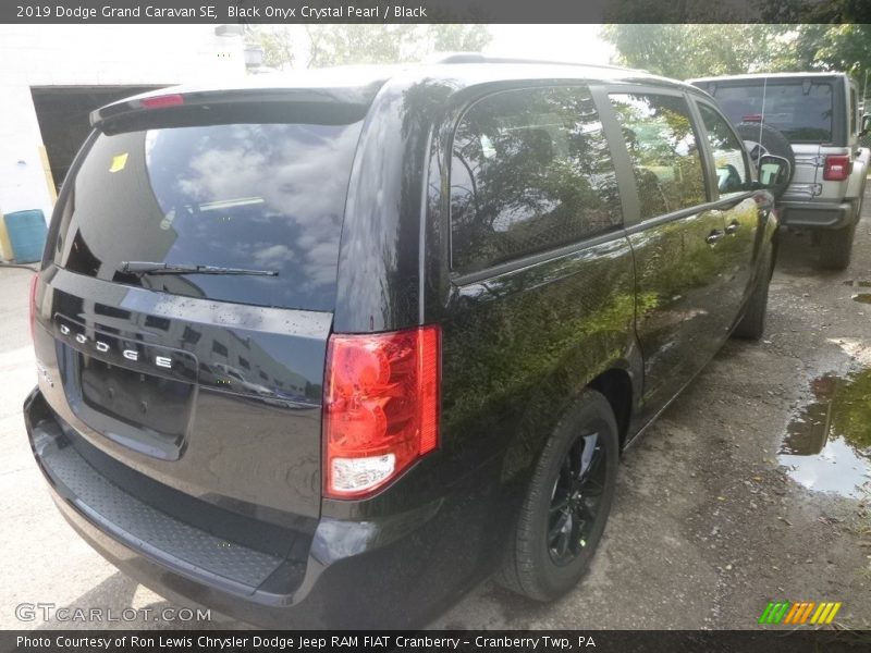 Black Onyx Crystal Pearl / Black 2019 Dodge Grand Caravan SE