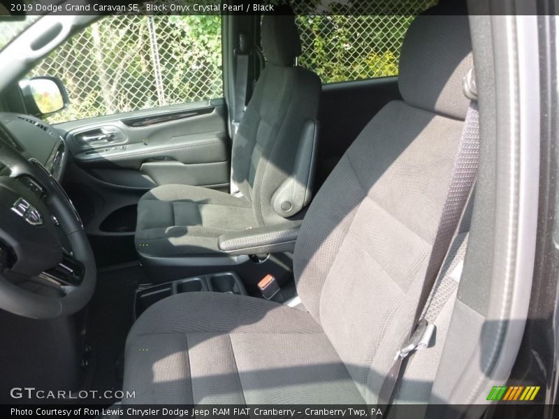 Black Onyx Crystal Pearl / Black 2019 Dodge Grand Caravan SE