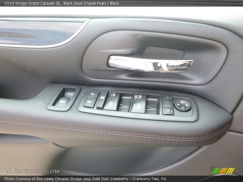 Black Onyx Crystal Pearl / Black 2019 Dodge Grand Caravan SE