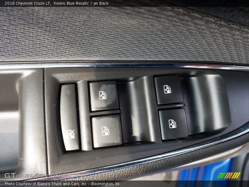 Kinetic Blue Metallic / Jet Black 2018 Chevrolet Cruze LT