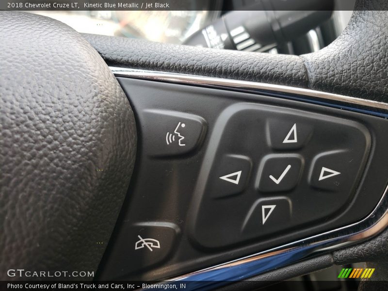 Kinetic Blue Metallic / Jet Black 2018 Chevrolet Cruze LT