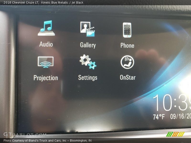 Kinetic Blue Metallic / Jet Black 2018 Chevrolet Cruze LT