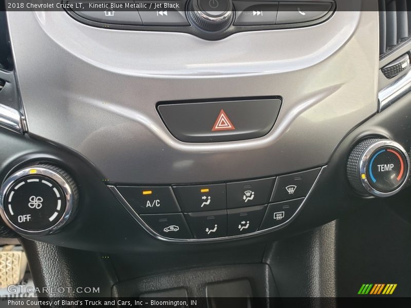 Kinetic Blue Metallic / Jet Black 2018 Chevrolet Cruze LT