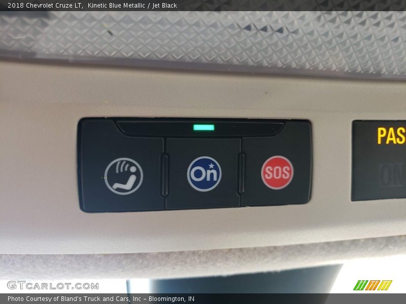 Kinetic Blue Metallic / Jet Black 2018 Chevrolet Cruze LT