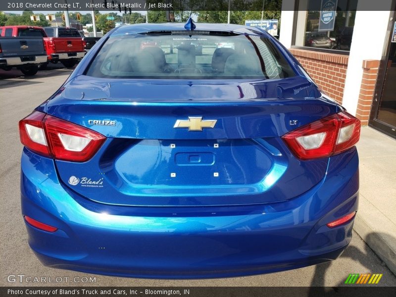 Kinetic Blue Metallic / Jet Black 2018 Chevrolet Cruze LT