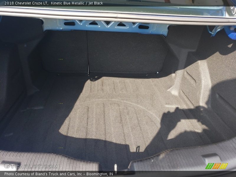 Kinetic Blue Metallic / Jet Black 2018 Chevrolet Cruze LT