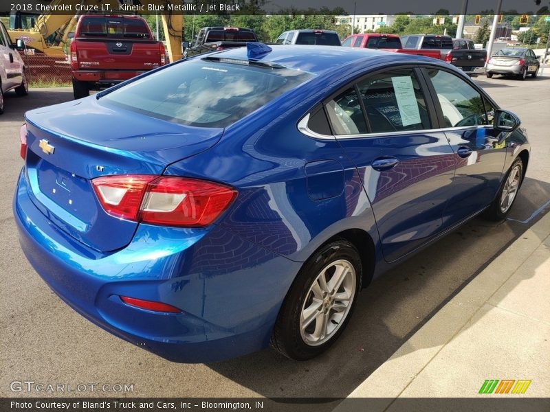 Kinetic Blue Metallic / Jet Black 2018 Chevrolet Cruze LT