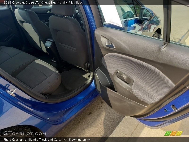 Kinetic Blue Metallic / Jet Black 2018 Chevrolet Cruze LT
