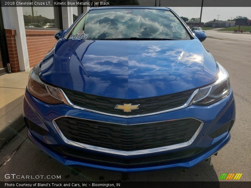 Kinetic Blue Metallic / Jet Black 2018 Chevrolet Cruze LT