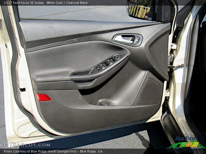 White Gold / Charcoal Black 2017 Ford Focus SE Sedan
