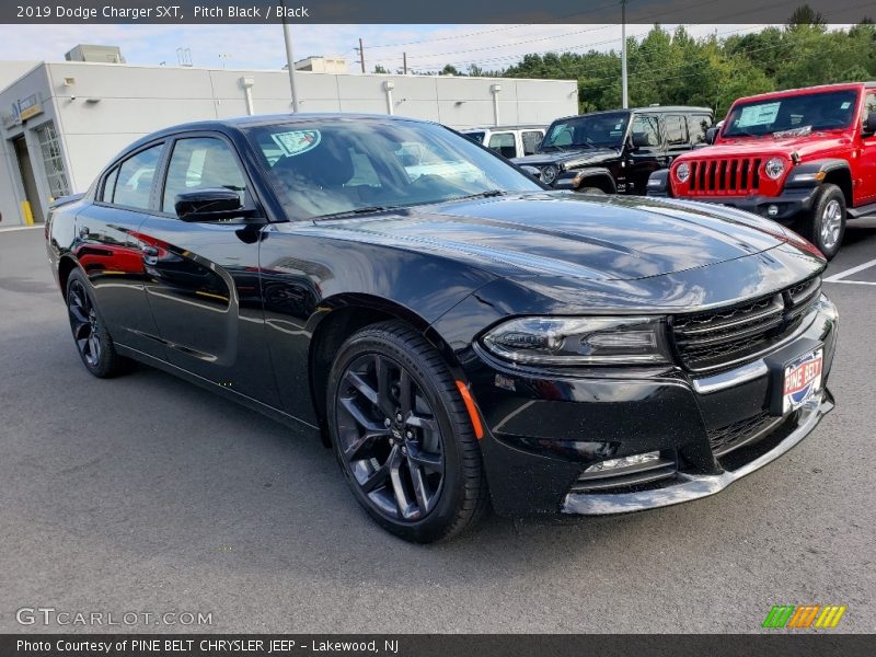 Pitch Black / Black 2019 Dodge Charger SXT