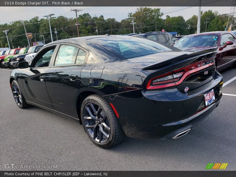 Pitch Black / Black 2019 Dodge Charger SXT