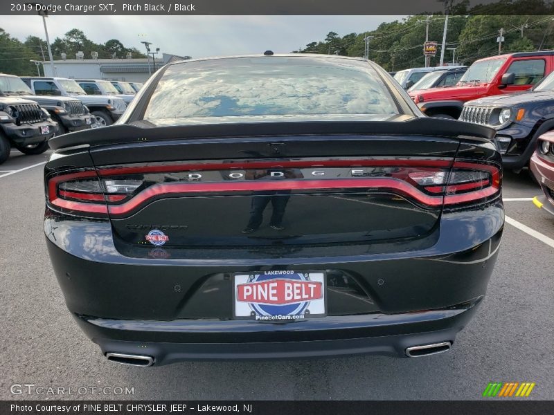Pitch Black / Black 2019 Dodge Charger SXT