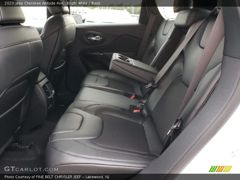 Bright White / Black 2020 Jeep Cherokee Altitude 4x4