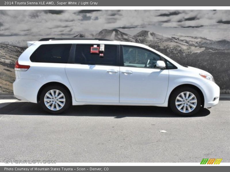 Super White / Light Gray 2014 Toyota Sienna XLE AWD