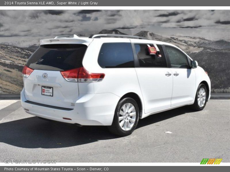 Super White / Light Gray 2014 Toyota Sienna XLE AWD