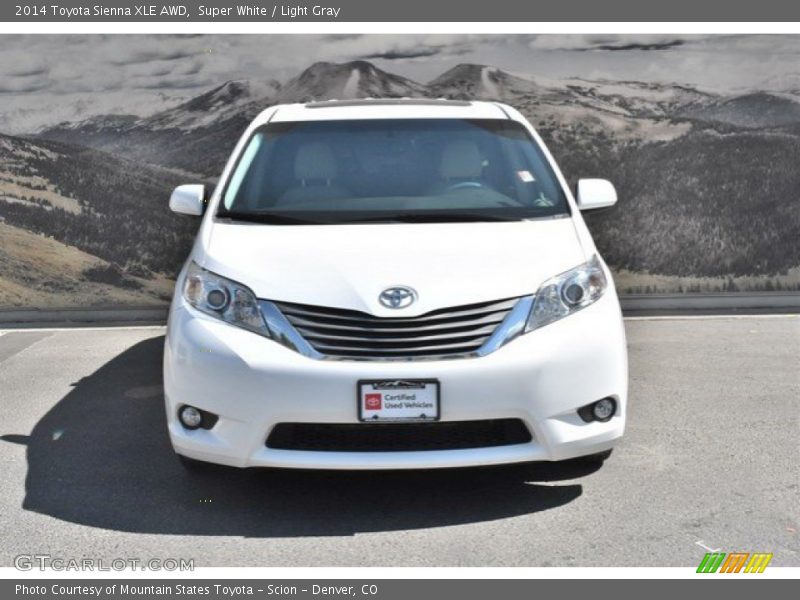 Super White / Light Gray 2014 Toyota Sienna XLE AWD
