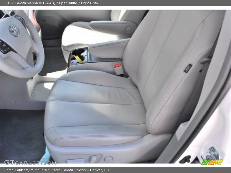 Super White / Light Gray 2014 Toyota Sienna XLE AWD