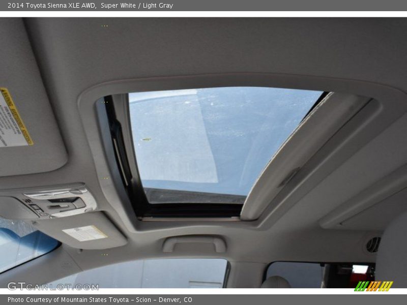 Super White / Light Gray 2014 Toyota Sienna XLE AWD