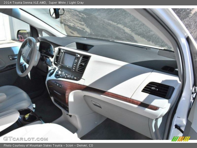 Super White / Light Gray 2014 Toyota Sienna XLE AWD