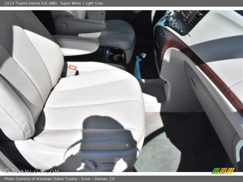 Super White / Light Gray 2014 Toyota Sienna XLE AWD