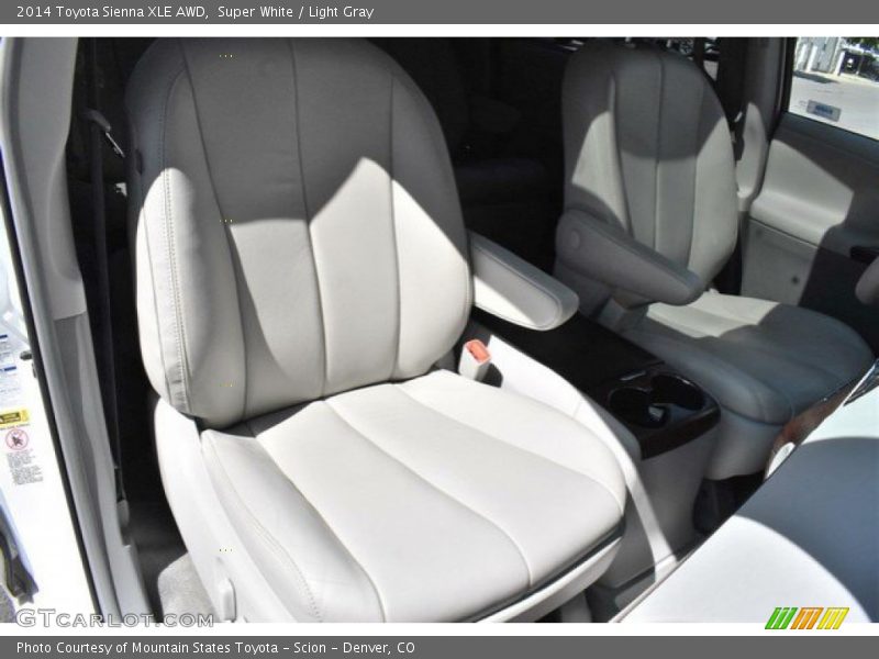Super White / Light Gray 2014 Toyota Sienna XLE AWD