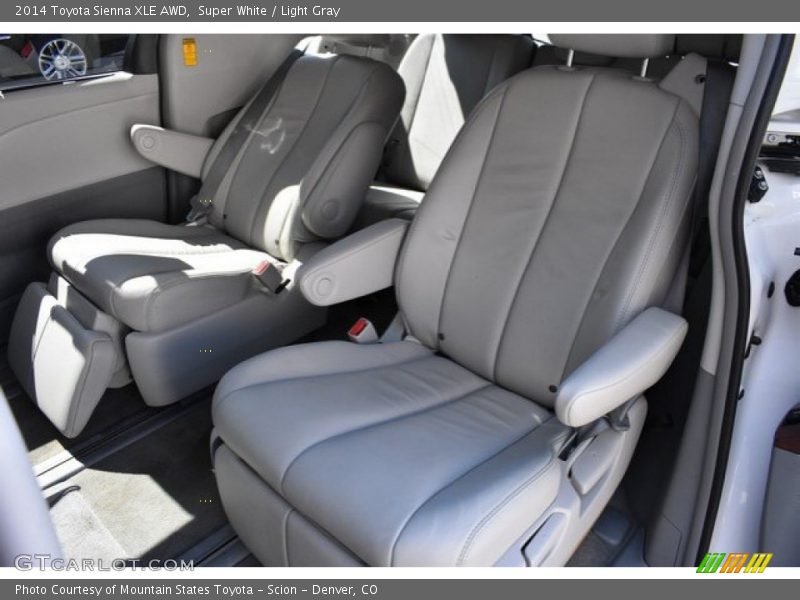 Super White / Light Gray 2014 Toyota Sienna XLE AWD