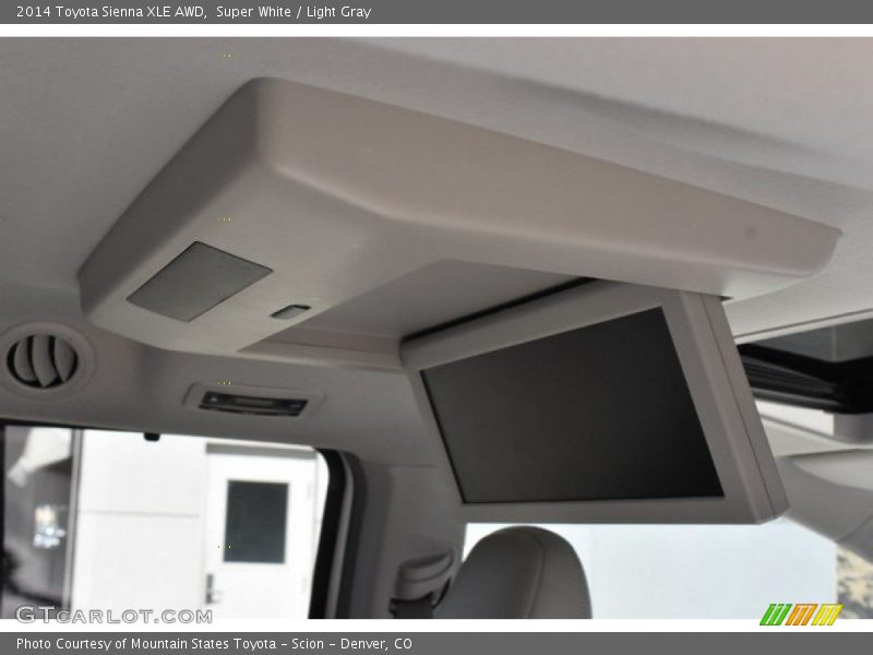 Super White / Light Gray 2014 Toyota Sienna XLE AWD