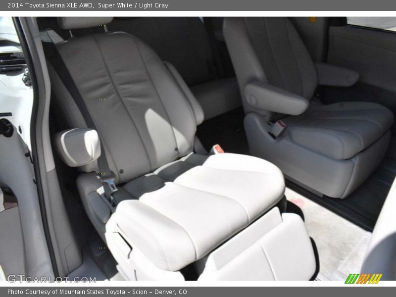 Super White / Light Gray 2014 Toyota Sienna XLE AWD